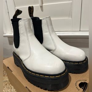 Dr martens DOCS 2976 smooth leather platform white Chelsea boots size 6